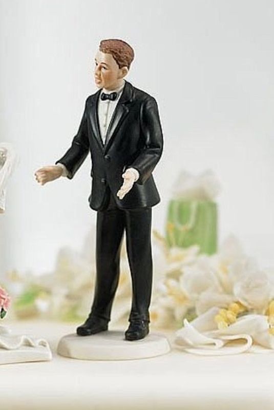 Surprised Groom Kaketopp